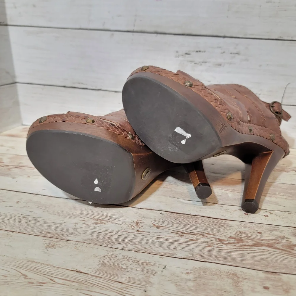 Frye Dara Campus Stitch Heels - Picture 10 of 14